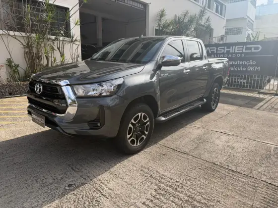 TOYOTA HILUX 2.8 D-4D TURBO DIESEL CD SRV 4X4 AUTOMÁTICO