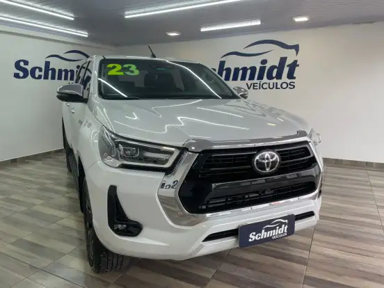 TOYOTA-HILUX-2.8 D-4D TURBO DIESEL CD SRX 4X4 AUTOMÁTICO TOYOTA-HILUX-2022