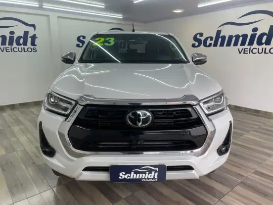 TOYOTA-HILUX-2022