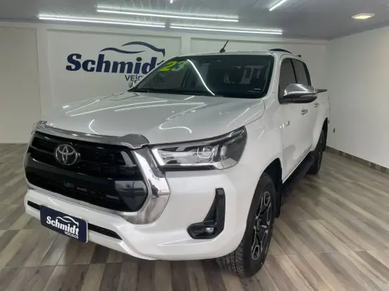 TOYOTA-HILUX-2022