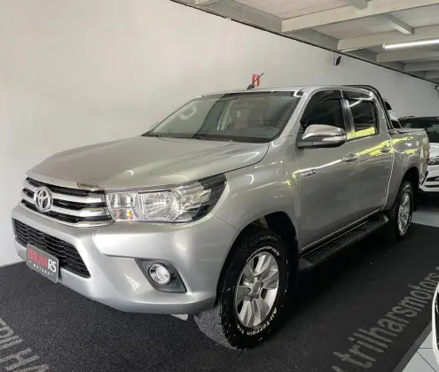 TOYOTA HILUX 2.8 SRV 4X4 CD 16V DIESEL 4P AUTOMÁTICO TOYOTA HILUX 2.8 SRV 4X4 CD 16V DIESEL 4P AUTOMÁTICO