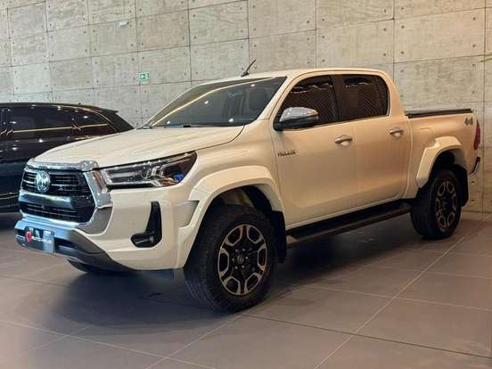 TOYOTA-HILUX-2.8 D-4D TURBO DIESEL CD CONQUEST 4X4 AUTOMÁTICO TOYOTA-HILUX-2023