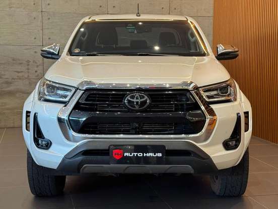 TOYOTA-HILUX-2.8 D-4D TURBO DIESEL CD CONQUEST 4X4 AUTOMÁTICO TOYOTA-HILUX-2023