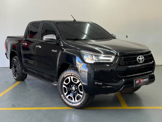 TOYOTA HILUX 2.8 D-4D TURBO DIESEL CD SRV 4X4 AUTOMÁTICO