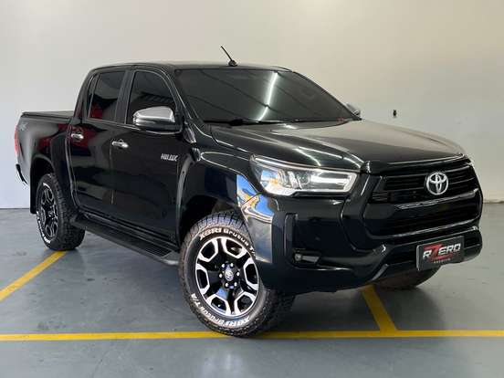 TOYOTA-HILUX-2.8 D-4D TURBO DIESEL CD SRV 4X4 AUTOMÁTICO TOYOTA-HILUX-2020