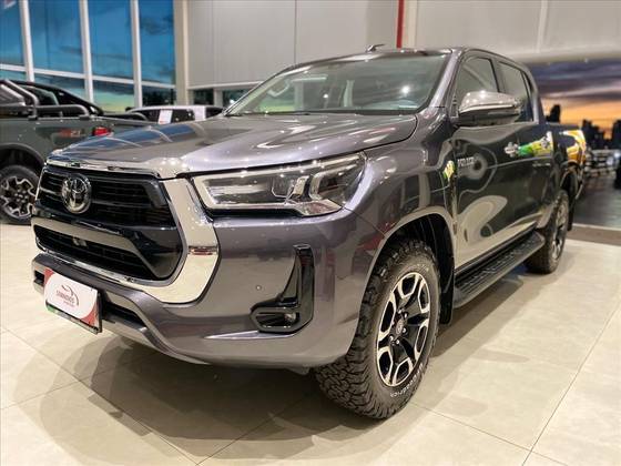TOYOTA HILUX 2.8 D-4D TURBO DIESEL CD SRX 4X4 AUTOMÁTICO