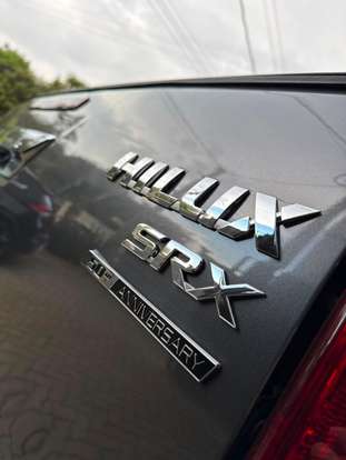 TOYOTA-HILUX-2019