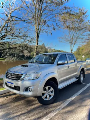 TOYOTA HILUX 3.0 SRV 4X4 CD 16V TURBO INTERCOOLER DIESEL 4P MANUAL TOYOTA HILUX 3.0 SRV 4X4 CD 16V TURBO INTERCOOLER DIESEL 4P MANUAL