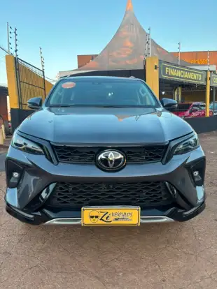 TOYOTA-HILUX SW4-2.8 D-4D TURBO DIESEL SRX 7L 4X4 AUTOMÁTICO TOYOTA-HILUX SW4-2024