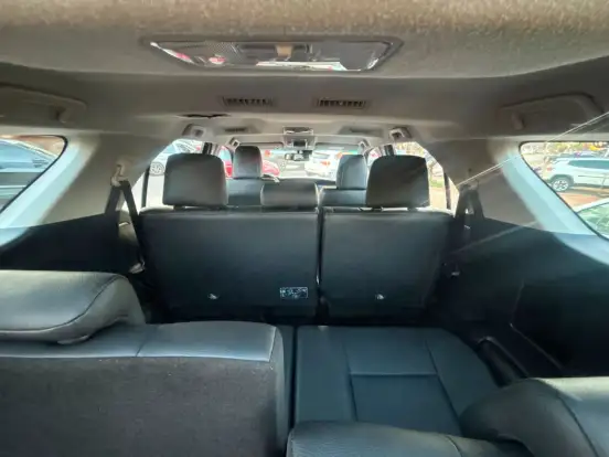 TOYOTA-HILUX SW4-2024