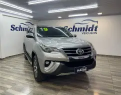 TOYOTA HILUX SW4 2.8 SRX 4X4 16V TURBO INTERCOOLER DIESEL 4P AUTOMÁTICO TOYOTA HILUX SW4 2.8 SRX 4X4 16V TURBO INTERCOOLER DIESEL 4P AUTOMÁTICO