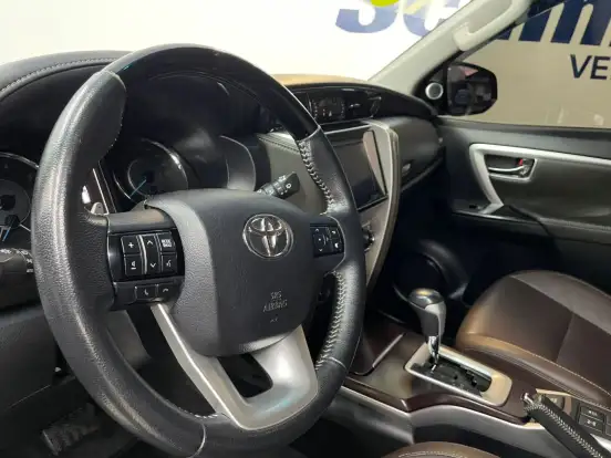 TOYOTA-HILUX SW4-2.8 SRX 4X4 16V TURBO INTERCOOLER DIESEL 4P AUTOMÁTICO TOYOTA-HILUX SW4-2018