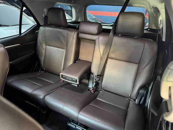 TOYOTA-HILUX SW4-2018