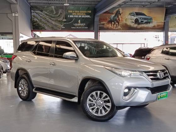 TOYOTA HILUX SW4 2.8 SRX 4X4 16V TURBO INTERCOOLER DIESEL 4P AUTOMÁTICO