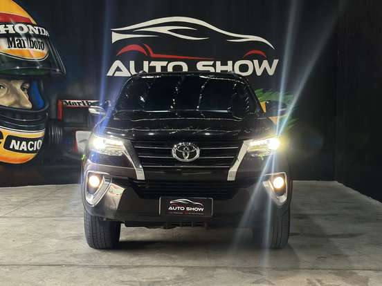 TOYOTA-HILUX SW4-2.8 SRX 4X4 7 LUGARES 16V TURBO INTERCOOLER DIESEL 4P AUTOMÁTICO TOYOTA-HILUX SW4-2016