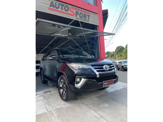TOYOTA-HILUX SW4-2016