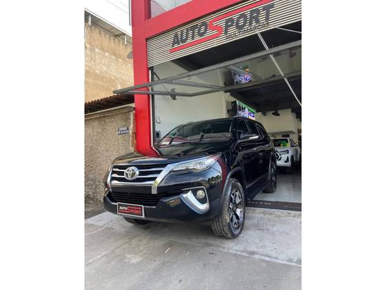 TOYOTA HILUX SW4 4.0 SRX 4X4 7 LUGARES V6 24V GASOLINA 4P AUTOMÁTICO