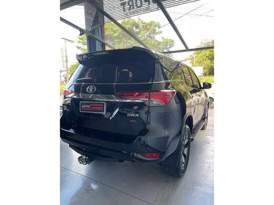 TOYOTA-HILUX SW4-2016