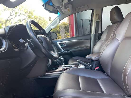 TOYOTA-HILUX SW4-4.0 SRX 4X4 7 LUGARES V6 24V GASOLINA 4P AUTOMÁTICO TOYOTA-HILUX SW4-2016