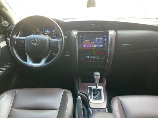 TOYOTA-HILUX SW4-2016