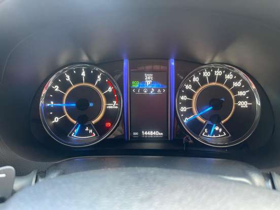 TOYOTA-HILUX SW4-2016