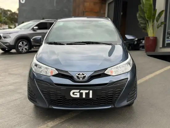TOYOTA-YARIS-2021
