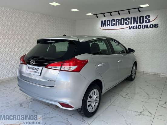 TOYOTA-YARIS-2020