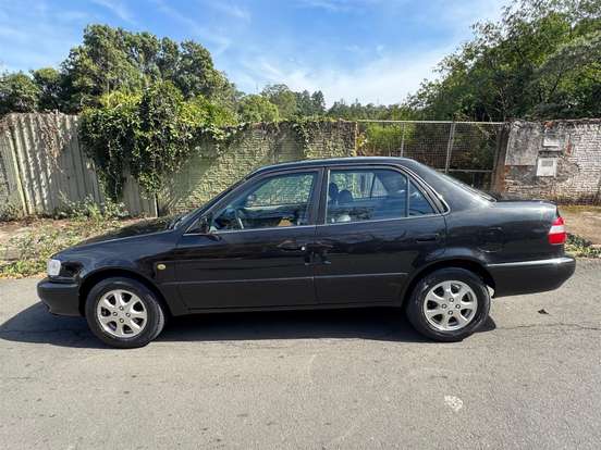 TOYOTA-COROLLA-2001
