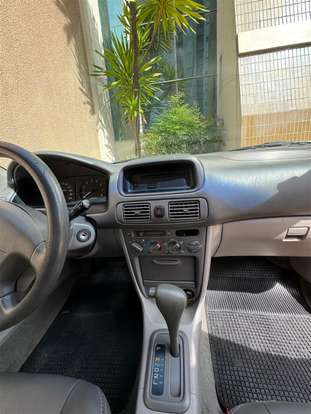 TOYOTA-COROLLA-2001