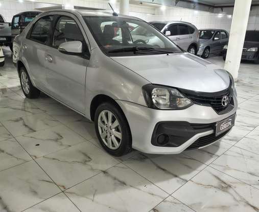 TOYOTA-ETIOS-2020