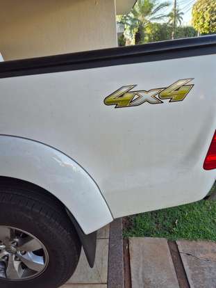 TOYOTA-HILUX-2014