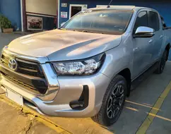TOYOTA HILUX 2.8 D-4D TURBO DIESEL CD SRV 4X4 AUTOMÁTICO TOYOTA HILUX 2.8 D-4D TURBO DIESEL CD SRV 4X4 AUTOMÁTICO