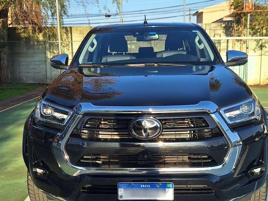 TOYOTA-HILUX-2.8 D-4D TURBO DIESEL CD SRX 4X4 AUTOMÁTICO TOYOTA-HILUX-2024