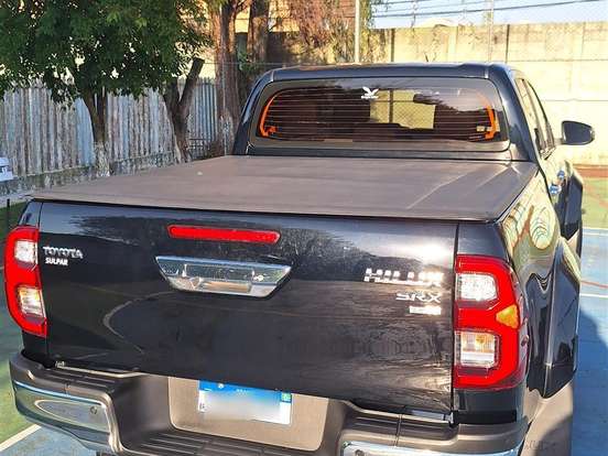 TOYOTA-HILUX-2.8 D-4D TURBO DIESEL CD SRX 4X4 AUTOMÁTICO TOYOTA-HILUX-2024