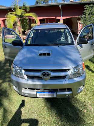 TOYOTA-HILUX-2006