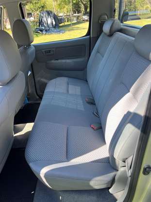 TOYOTA-HILUX-2006