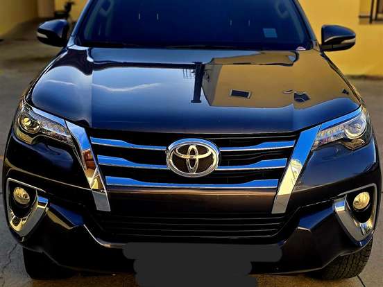 TOYOTA-HILUX SW4-2.8 SRX 4X4 16V TURBO INTERCOOLER DIESEL 4P AUTOMÁTICO TOYOTA-HILUX SW4-2017