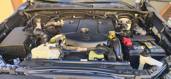 TOYOTA-HILUX SW4-2.8 SRX 4X4 16V TURBO INTERCOOLER DIESEL 4P AUTOMÁTICO TOYOTA-HILUX SW4-2017