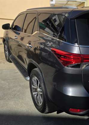 TOYOTA-HILUX SW4-2017