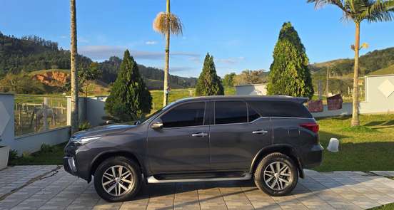 TOYOTA-HILUX SW4-2017