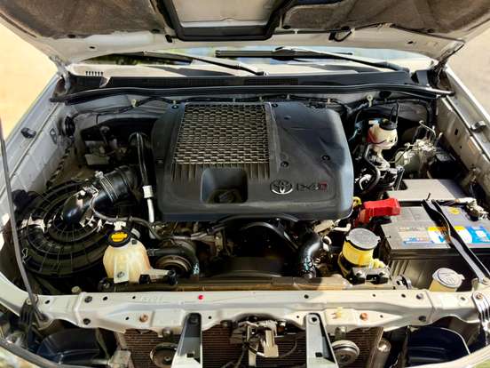 TOYOTA-HILUX SW4-3.0 SRV 4X4 16V TURBO INTERCOOLER DIESEL 4P AUTOMÁTICO TOYOTA-HILUX SW4-2012