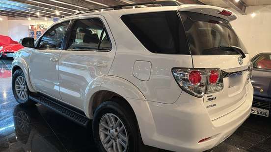 TOYOTA-HILUX SW4-2012