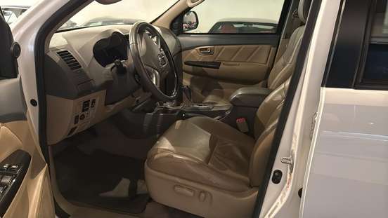 TOYOTA-HILUX SW4-2012
