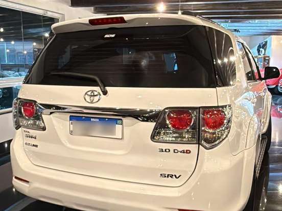 TOYOTA-HILUX SW4-3.0 SRV 4X4 7 LUGARES 16V TURBO INTERCOOLER DIESEL 4P AUTOMÁTICO TOYOTA-HILUX SW4-2012