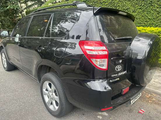 TOYOTA-RAV4-2.4 4X2 16V GASOLINA 4P AUTOMÁTICO TOYOTA-RAV4-2011