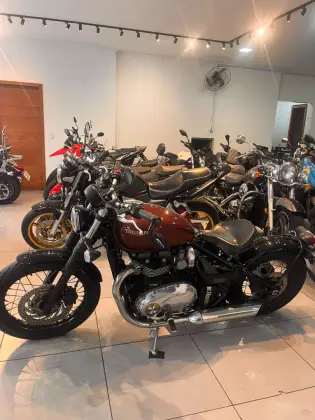 TRIUMPH BONNEVILLE BOBBER 1200 TRIUMPH BONNEVILLE BOBBER 1200