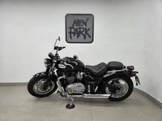 TRIUMPH BONNEVILLE SPEEDMASTER 