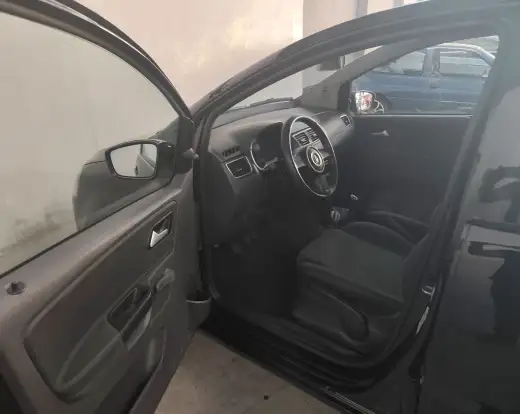 VOLKSWAGEN-FOX-1.0 MI 8V FLEX 4P MANUAL VOLKSWAGEN-FOX-2012