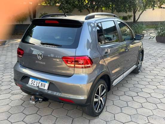 VOLKSWAGEN-FOX-2019