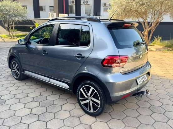 VOLKSWAGEN-FOX-2019